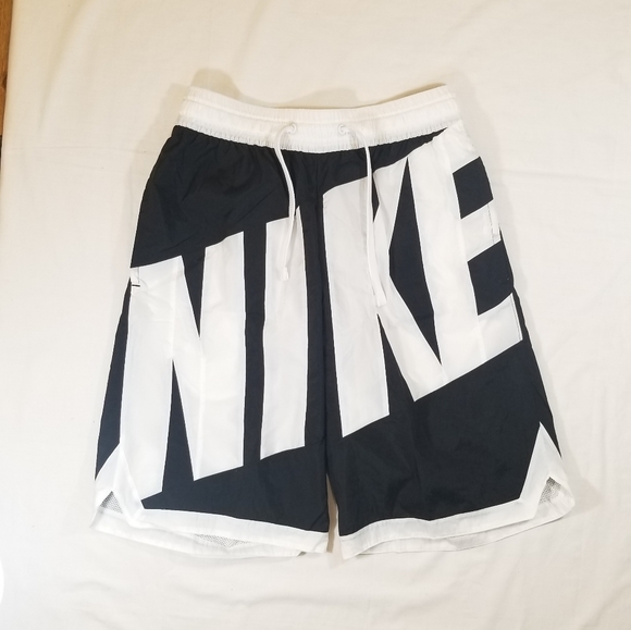 Bermuda nike new woven big logo Clearance